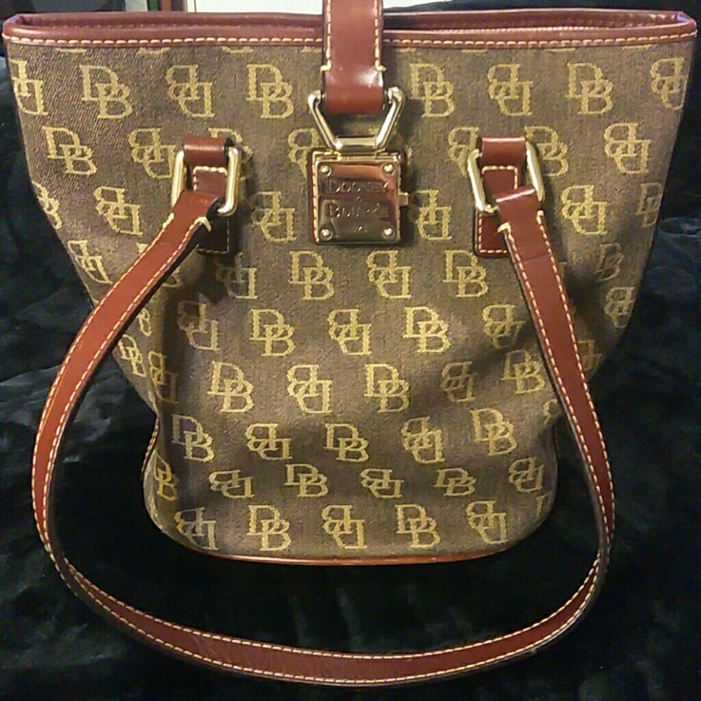 Like new Dooney & Bourke bag